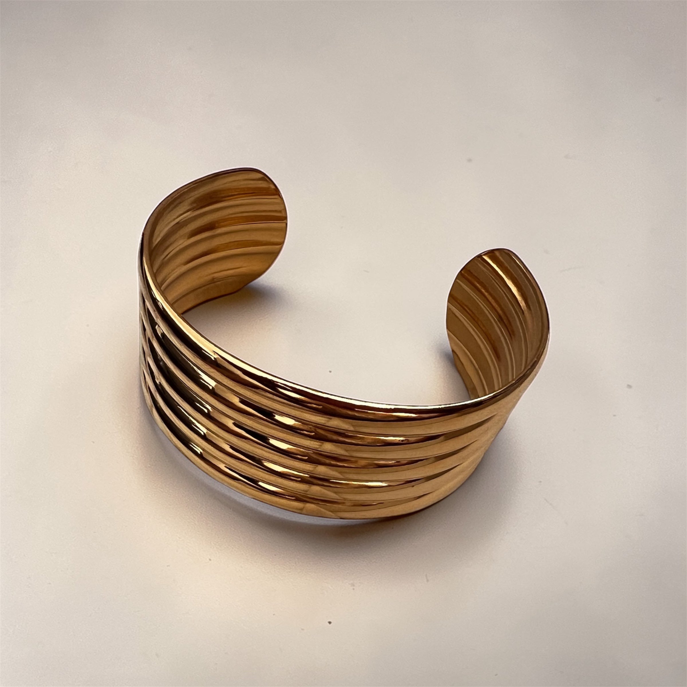 Luxury Gold Ribbed Cuff Bracelet – Wide Statement Bangle for Women