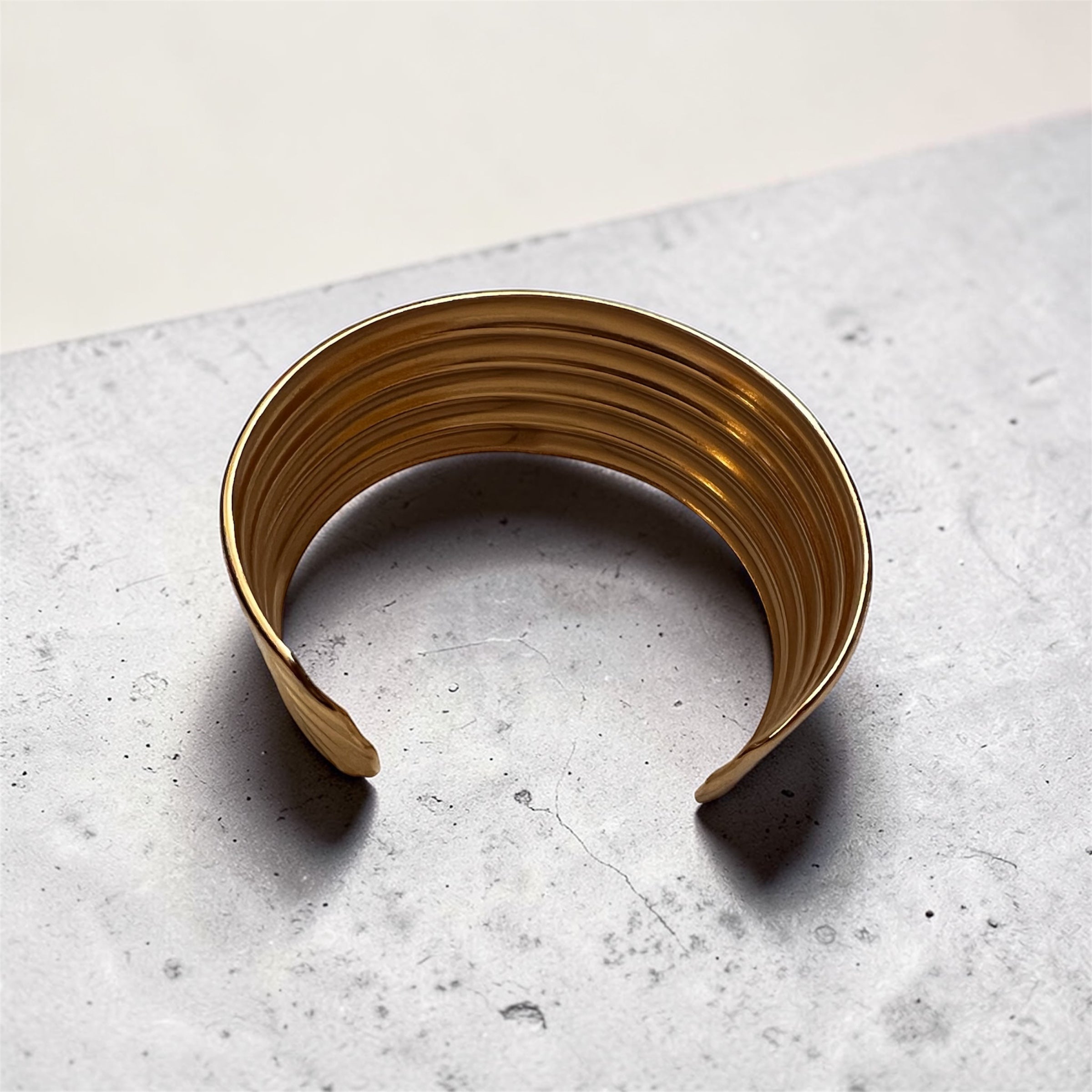 Luxury Gold Ribbed Cuff Bracelet – Wide Statement Bangle for Women