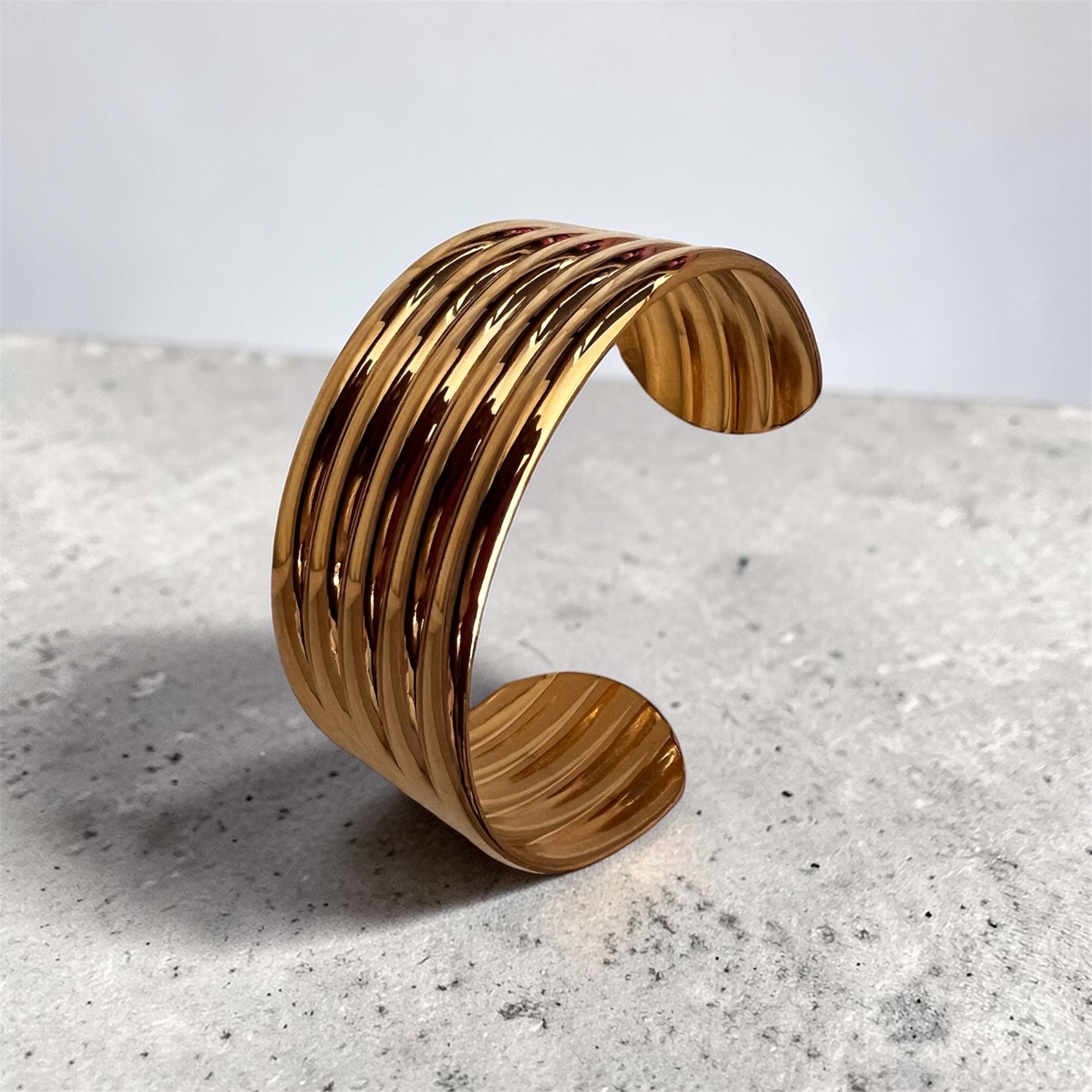 Luxury Gold Ribbed Cuff Bracelet – Wide Statement Bangle for Women