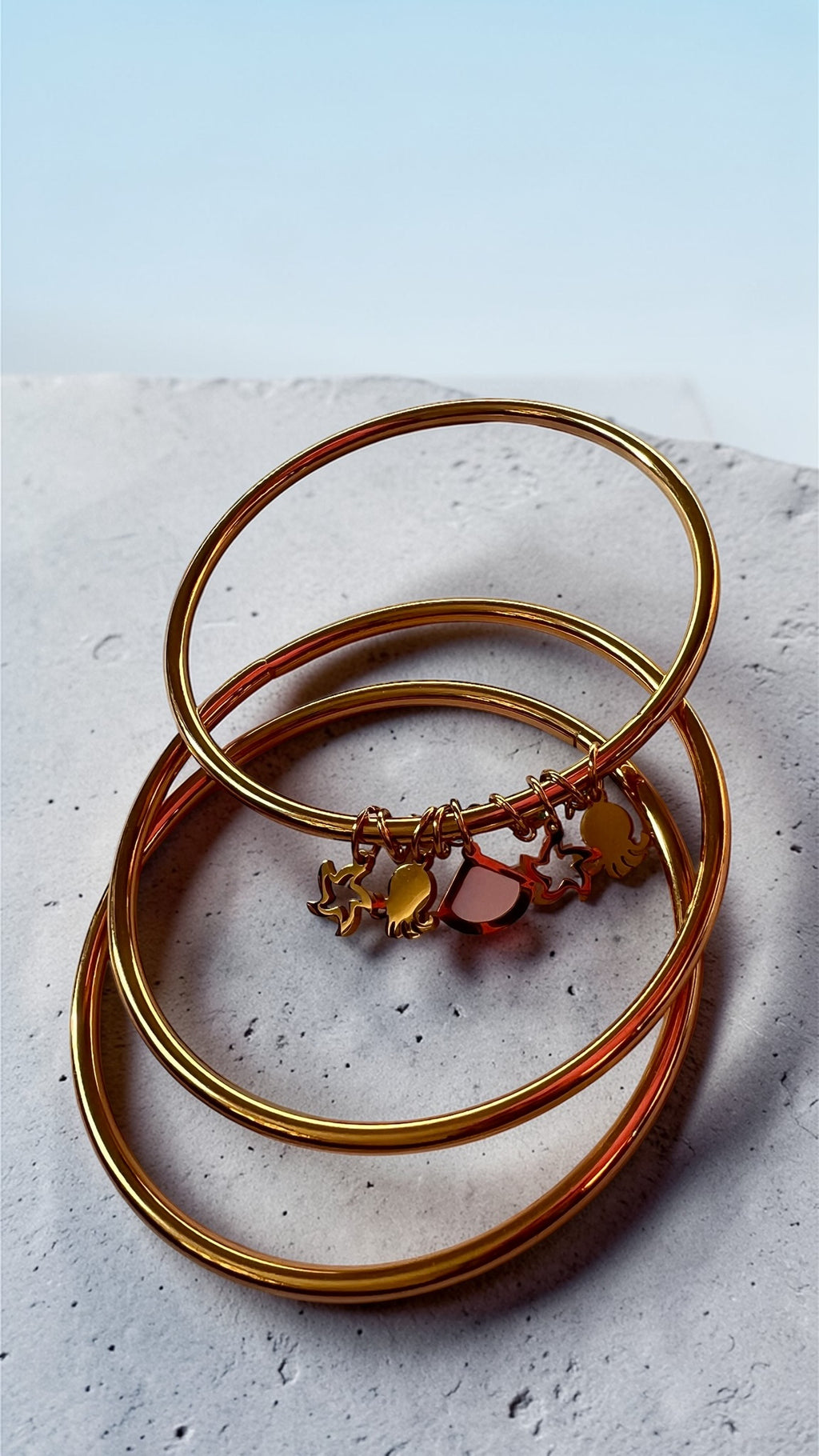 Elegant Gold Charm Bangle Bracelet Set – Minimalist Stackable Luxury Bracelet