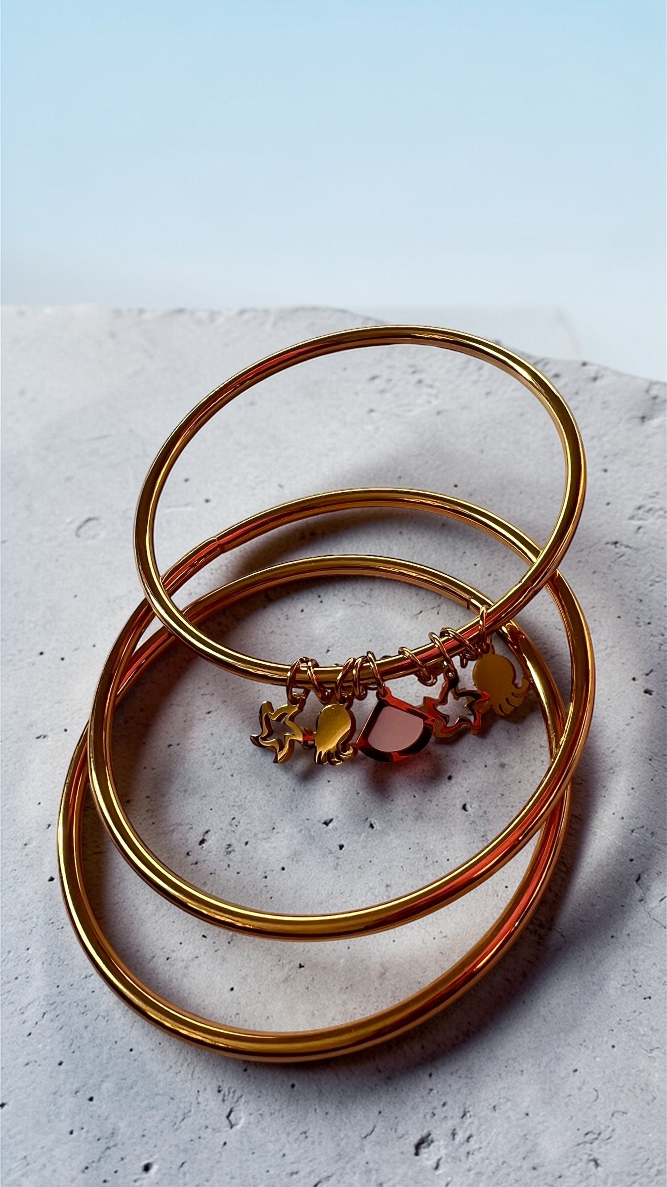 Elegant Gold Charm Bangle Bracelet Set – Minimalist Stackable Luxury Bracelet