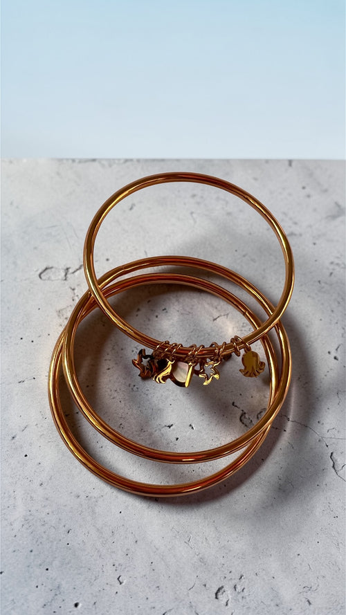 Elegant Gold Charm Bangle Bracelet Set – Minimalist Stackable Luxury Bracelet
