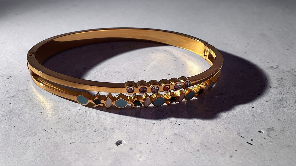 Elegant Gold Multicolor Stone Bangle Bracelet – Minimalist Luxury Bracelet for Women